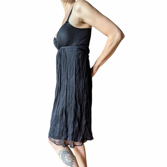 Black silk crepe sleeveless cross heart dress with empire waist - Picture 4 of 13